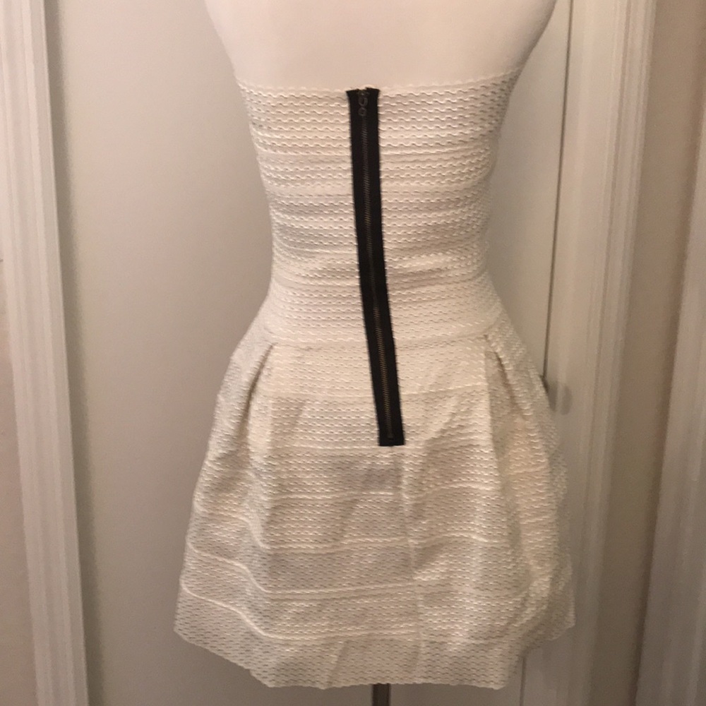 Dress - Picture 3 of 6